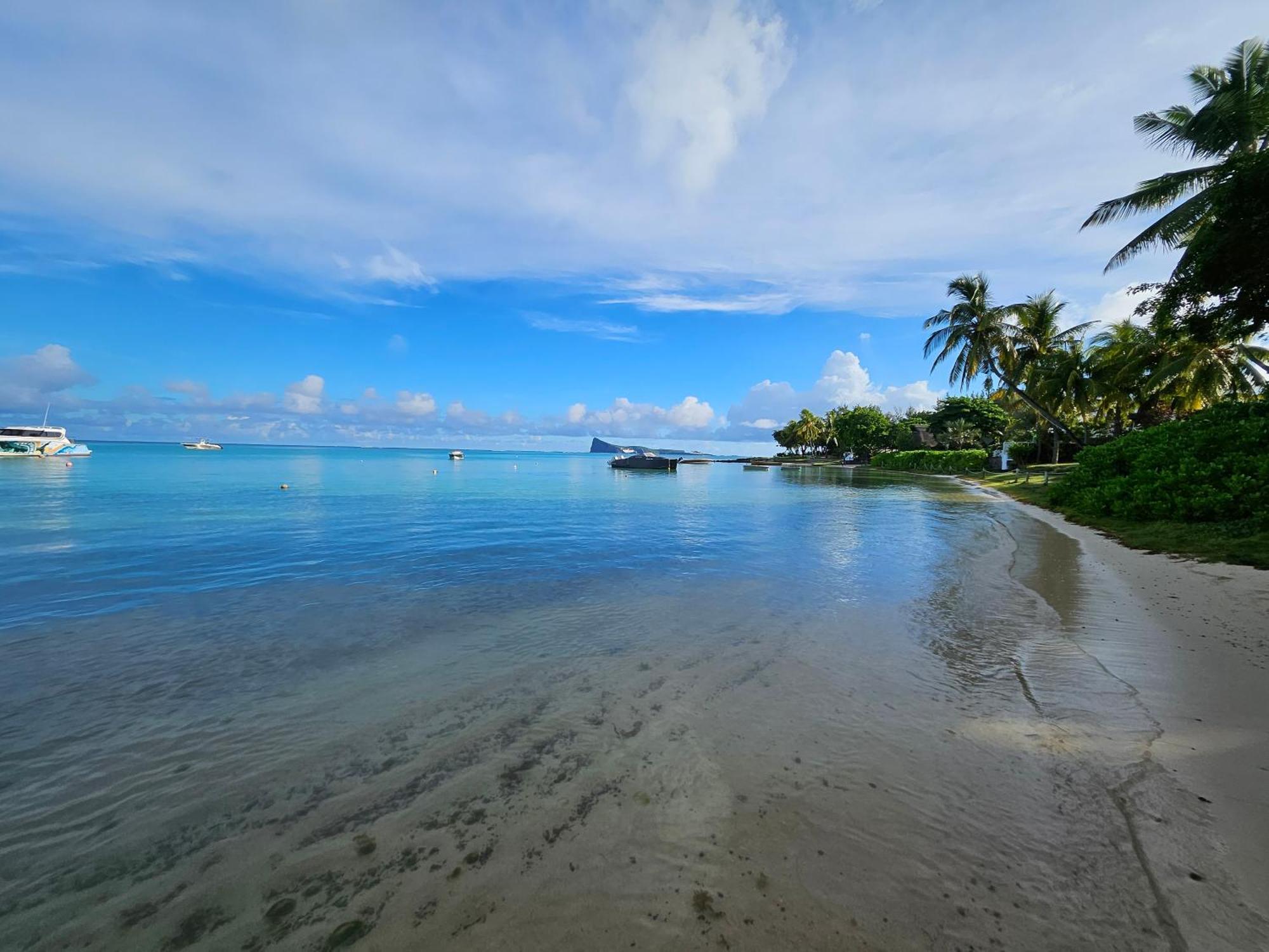 Beachwalk Deluxe Apartment - 50 Steps To The Beach Кап Малёрё Экстерьер фото